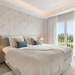 Penthouse Lira I Modern Luxurious Plunge Pool * Marbella