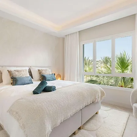 Penthouse Lira I Modern Luxurious Plunge Pool 公寓