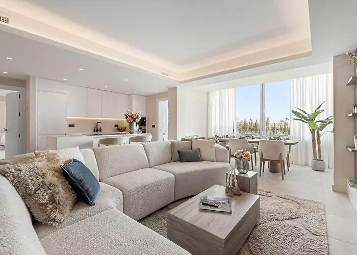 Penthouse Lira I Modern Luxurious Plunge Pool *