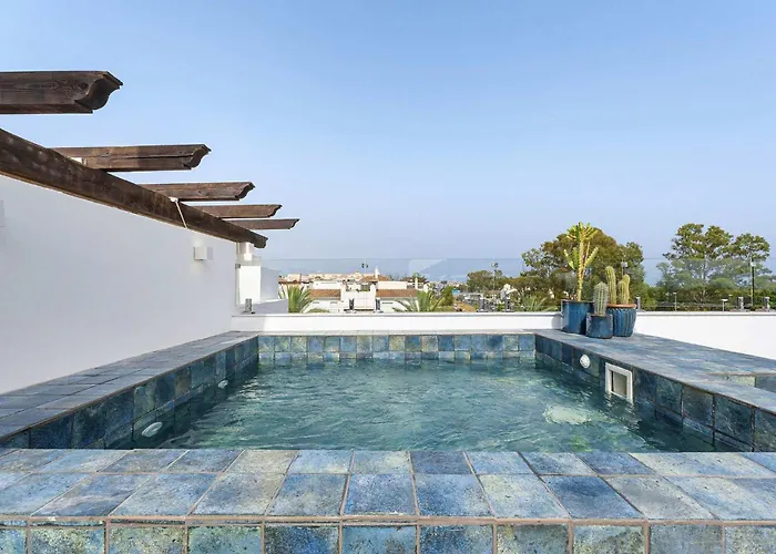 Апартаменты Penthouse Lira I Modern Luxurious Plunge Pool Марбелья