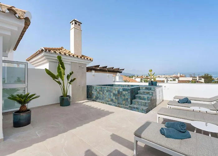 Penthouse Lira I Modern Luxurious Plunge Pool Apartament Marbella