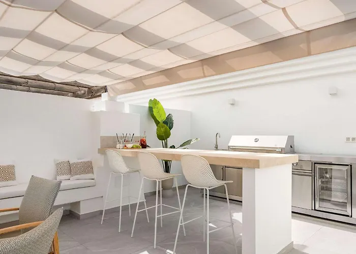 Апартаменты Penthouse Lira I Modern Luxurious Plunge Pool