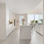 Penthouse Lira I Modern Luxurious Plunge Pool *